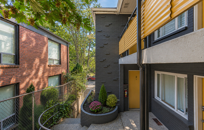 Eleanor Apartments