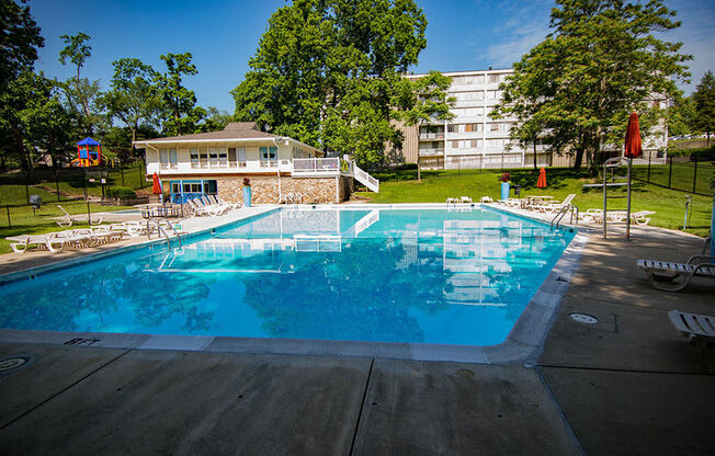 Heritage Park Apartments Pool 6