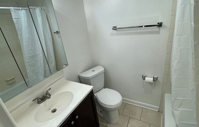 Studio, 1 bath, 550 sqft, $600, Unit 100