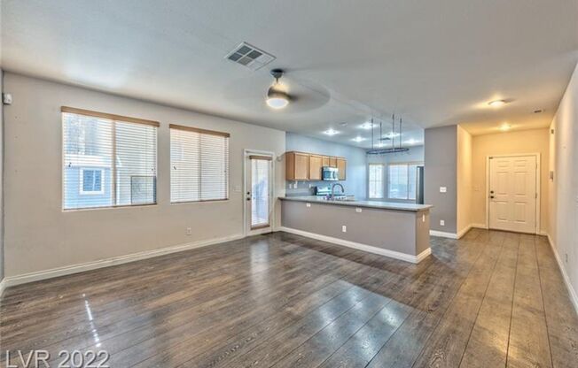 3BD/2.5BA | Open-Concept Living in Gated Cottages at Southern Hills