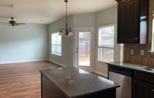 17 Barcelona St - Available Soon – 4 BD 2.5 BTH