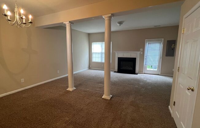 3 beds, 2.5 baths, $1,595