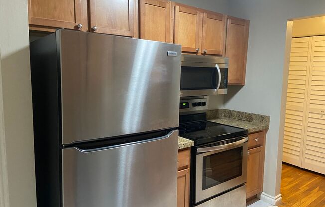 1 bed, 1 bath, 858 sqft, $1,300, Unit 455-101