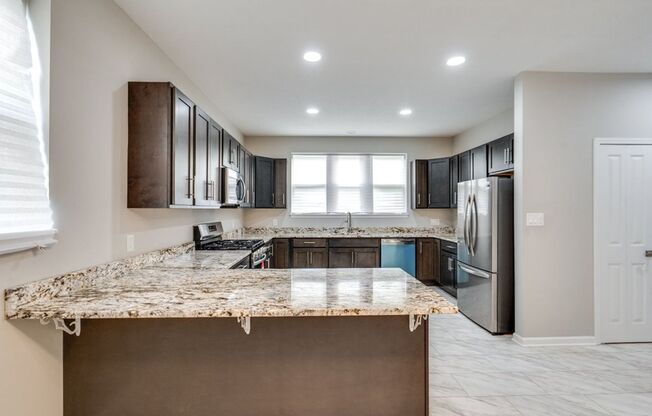 Brand-New 3-Bed, 2.5-Bath Condo: Modern Comfort Awaits!