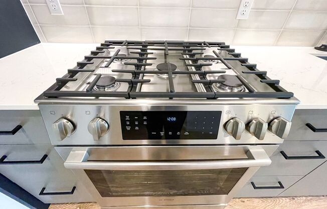 1 bed, 1 bath, 775 sqft, $3,495, Unit 220