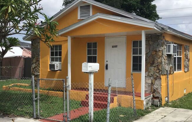 2257 NW 82 ST