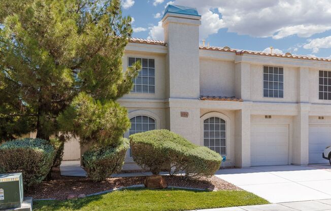 Upgraded townhome in gatede West side community with pool