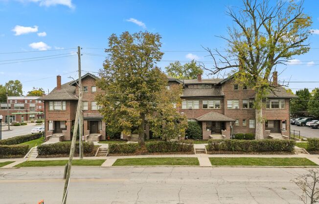 Studio, 1 bath, 400 sqft, $750, Unit 17