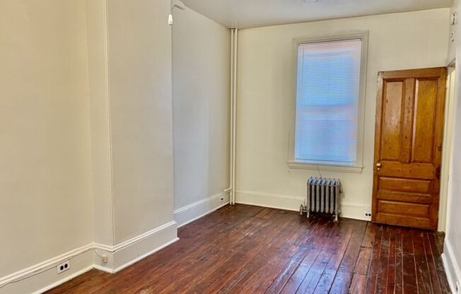 Charming Three-Story 5bd/3bth