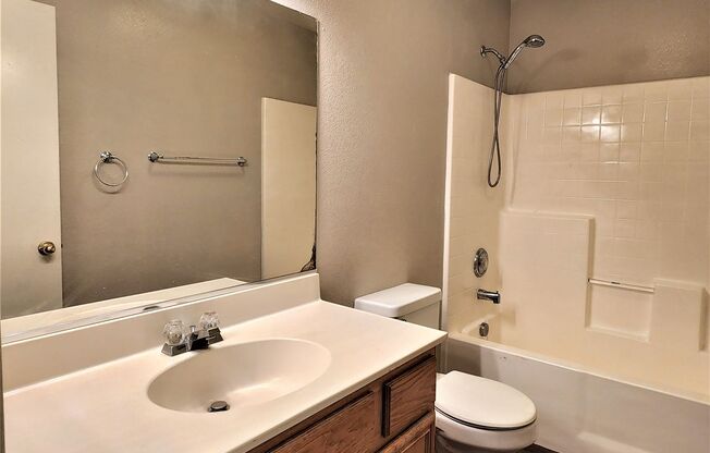 Great Single Story Home McVicker Canyon Hills 3BR, 2BA, 2 Car Garage