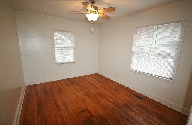 2 beds, 1 bath, $1,915