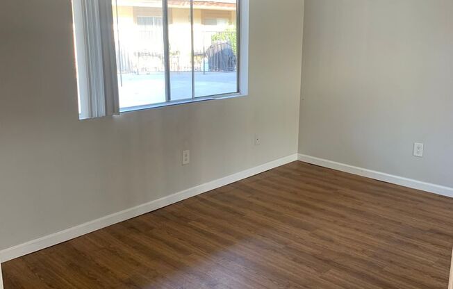 2 beds, 1 bath, $2,095, Unit #7