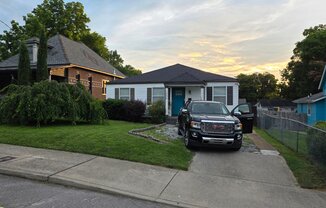 1006 STAINBACK AVE