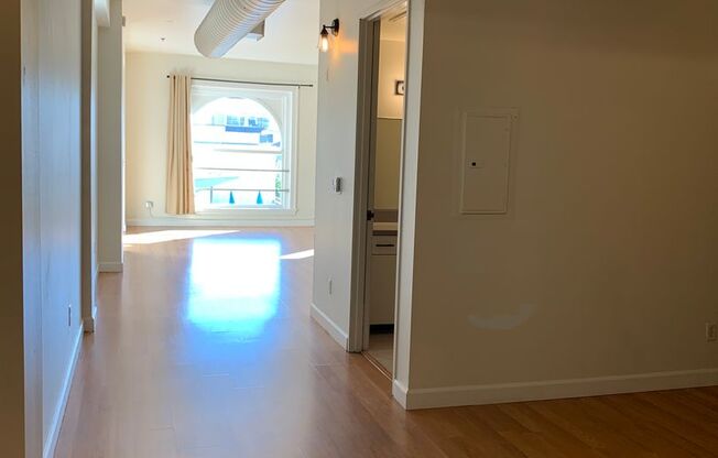 1 bed, 1 bath, 631 sqft, $2,445, Unit 1023-404