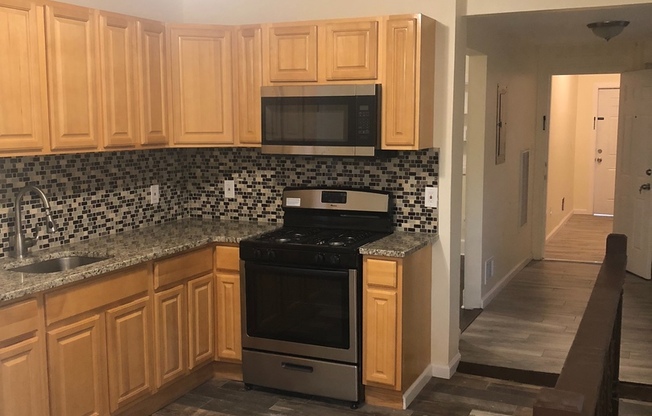 3 beds, 1 bath, $2,200