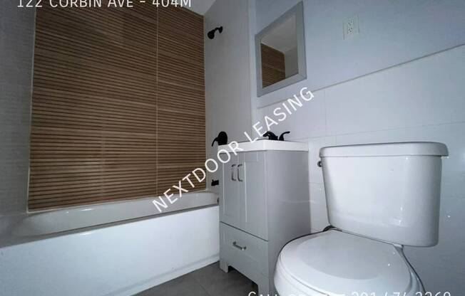 122 CORBIN AVE