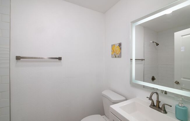 2 beds, 2 baths, 959 sqft, $1,950