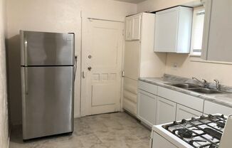 3 beds, 1 bath, $1,100