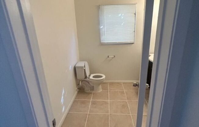 1 bed, 1 bath, $1,750, Unit 844-5