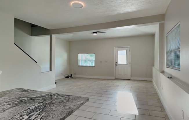 3801 1/2 W PALMIRA AVE
