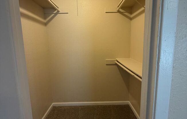 2 beds, 2 baths, 844 sqft, $1,155, Unit 216