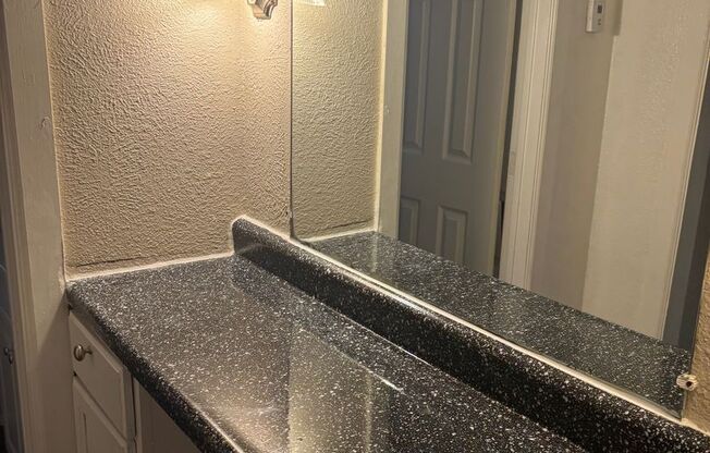 Studio, 1 bath, 550 sqft, $1,210, Unit 209