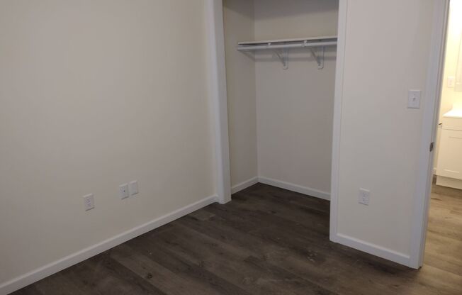 2 beds, 1 bath, 600 sqft, $725, Unit 431 SE Arter - Unit 04