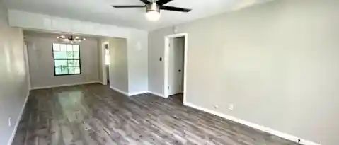 2321 GLENDALE DR