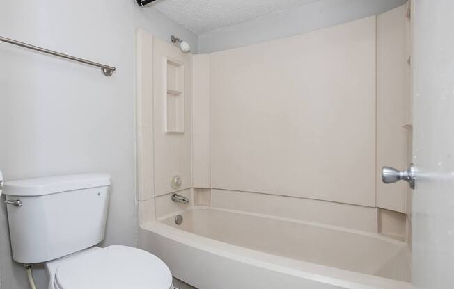 Oak Tree Village Bedroom (3 Bedroom)