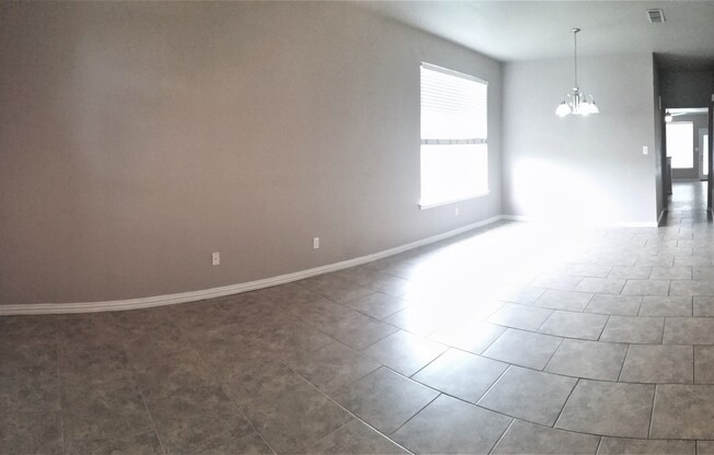 Spacious 4 Bedroom in Keller