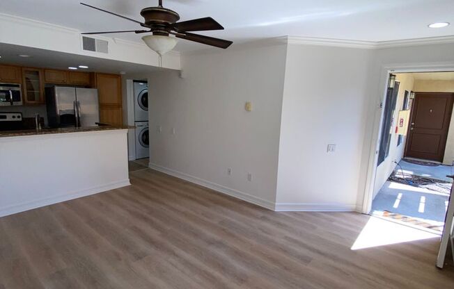 1BD/1BA Condo - Downstairs Unit - Parking - Spacious - REMODELED