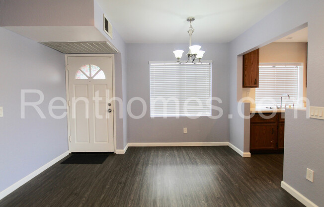 Sabre Springs, 13059 Wimberly Sq #130, AC, Comm Pool and Spa!