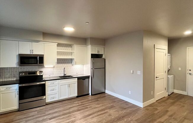 1 bed, 1 bath, $1,495, Unit 105