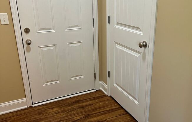 1 bed, 1 bath, 985 sqft, $895, Unit 207
