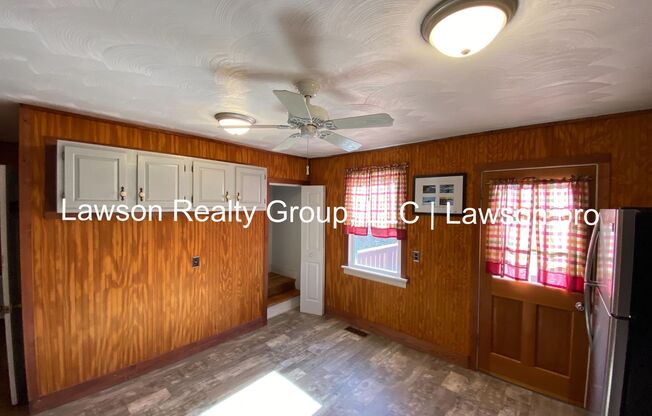 3 beds, 1.5 baths, $1,650