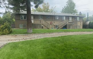 Great Spokane Valley Location-2 bed 1 bath available now