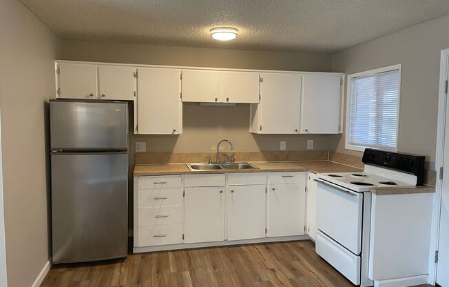 Pioneer Plaza Apartments