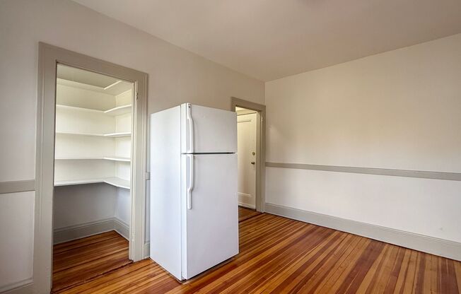 1 bed, 1 bath, 548 sqft, $1,300, Unit C4