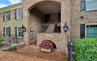 Big and Beautiful 2 Bedroom, 2 Full Bathroom, North Bethesda Condo!