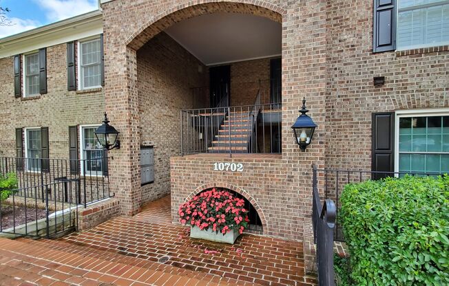 Big and Beautiful 2 Bedroom, 2 Full Bathroom, North Bethesda Condo!