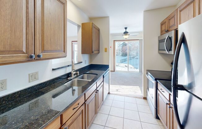 2 beds, 1 bath, 950 sqft, $1,780, Unit 7618RA