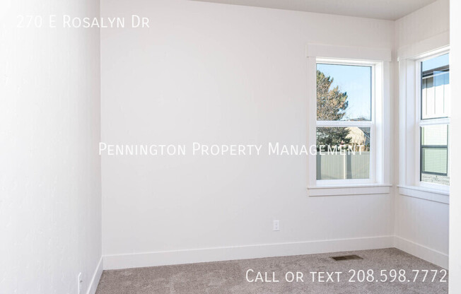 270 E ROSALYN DR