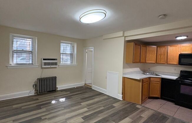 Studio, 1 bath, 425 sqft, $975, Unit 4827-A3
