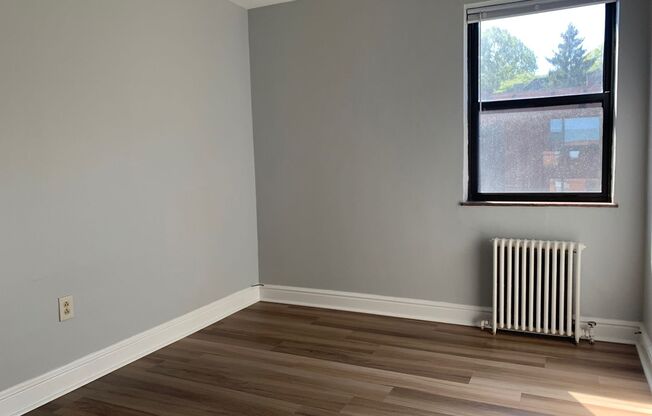 3 beds, 1 bath, 1,000 sqft, $1,999, Unit 6236 Fifth Ave. #300A