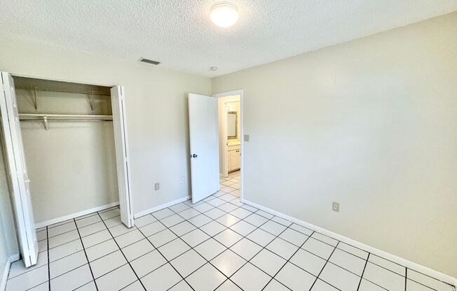 2 beds, 1 bath, $1,595