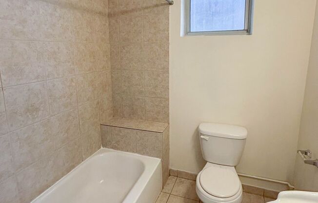 2 beds, 1 bath, 745 sqft, $1,950, Unit 1926-G