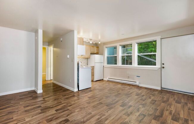 1613 Summit Flats