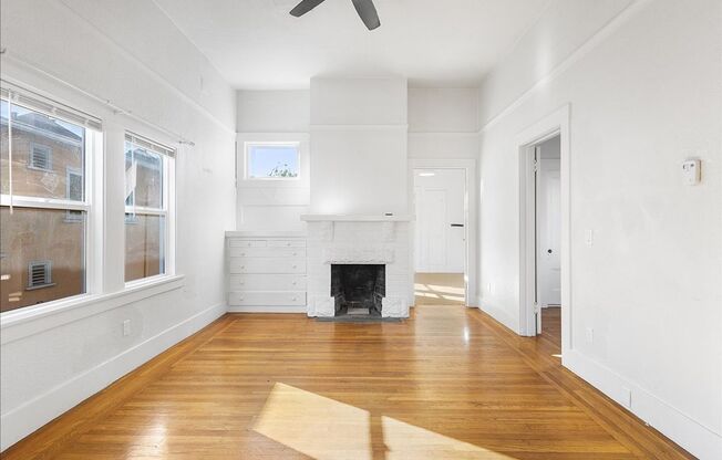 1517 Willow St - 2 Bedroom | 1 Bath | Duplex