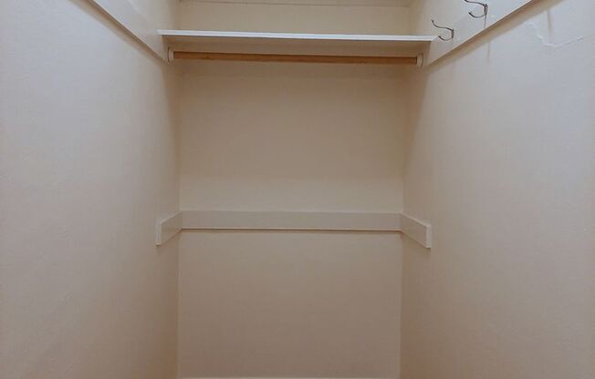 REGENT APARTMENTS (REG01)