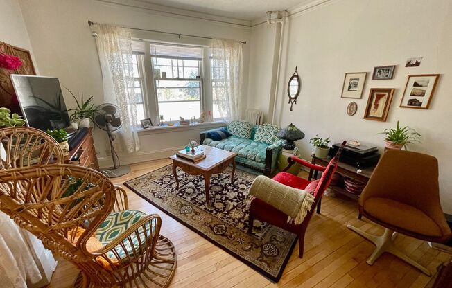 Studio, 1 bath, $895, Unit 23